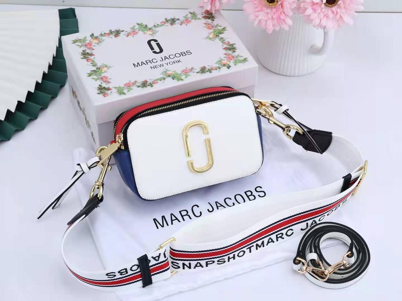 Marc Jacobs White The Snap Shot Camera Sling Bag (With Box)