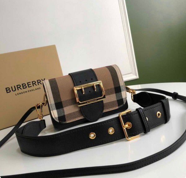 WhatsApp Image 2023-10-04 at 14.17.14_12a92e4b Burberry The Small Buckle Bag Black (With box)